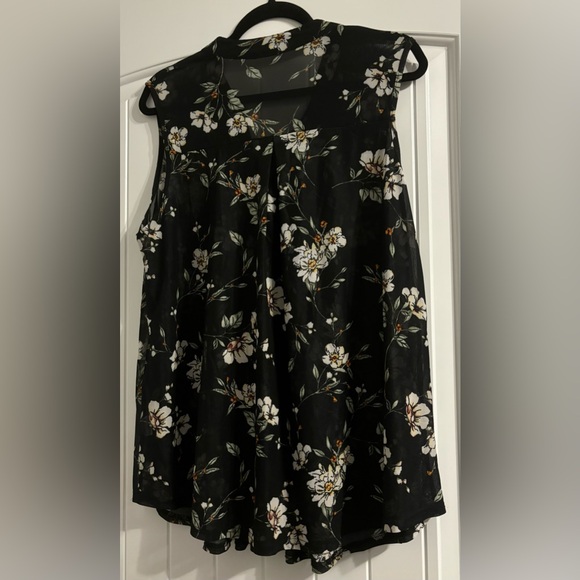 Black Floral Top - Picture 1 of 4